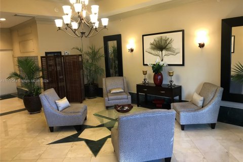 Condo in Miami, Florida, 1 bedroom  № 1888725 - photo 19