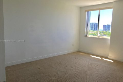 Condo in Miami, Florida, 1 bedroom  № 1888725 - photo 7