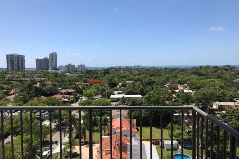 Condo in Miami, Florida, 1 bedroom  № 1888725 - photo 11