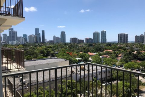 Condo in Miami, Florida, 1 bedroom  № 1888725 - photo 12