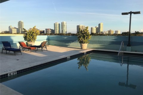 Condo in Miami, Florida, 1 bedroom  № 1888725 - photo 18