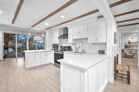 House in Boca Raton, Florida 4 bedrooms, 260.87 sq.m. № 1766762 - photo 9