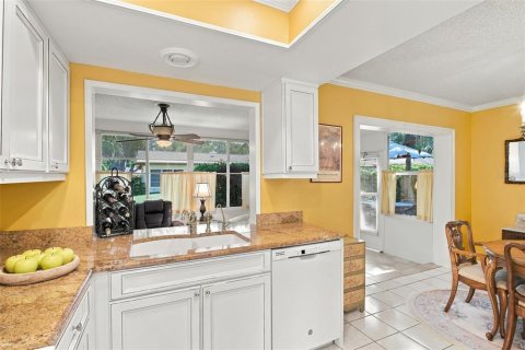 Villa ou maison à vendre à Palm Harbor, Floride: 2 chambres, 152.55 m2 № 2430548 - photo 21