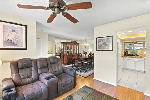 Villa ou maison à vendre à Palm Harbor, Floride: 2 chambres, 152.55 m2 № 2430548 - photo 18