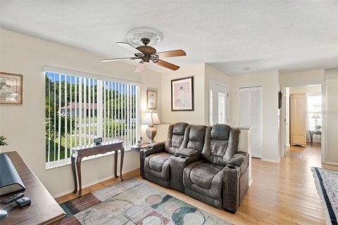 Villa ou maison à vendre à Palm Harbor, Floride: 2 chambres, 152.55 m2 № 2430548 - photo 17