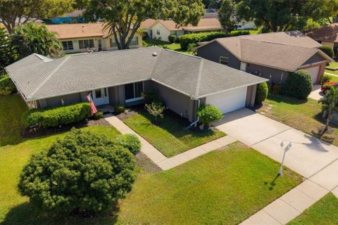Villa ou maison à vendre à Palm Harbor, Floride: 2 chambres, 152.55 m2 № 2430548 - photo 2