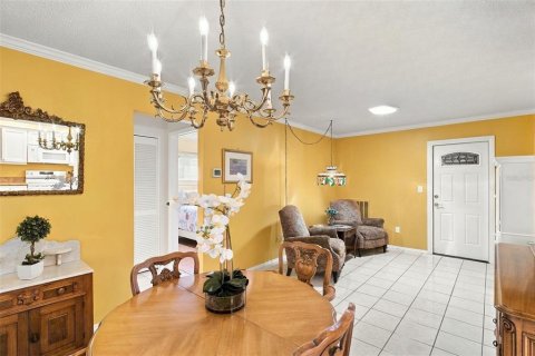 Villa ou maison à vendre à Palm Harbor, Floride: 2 chambres, 152.55 m2 № 2430548 - photo 23