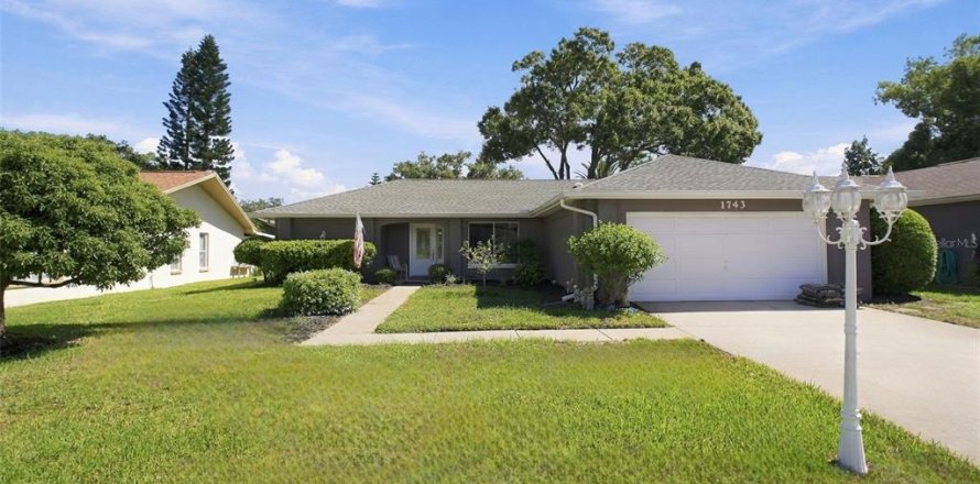 Villa ou maison à Palm Harbor, Floride 2 chambres, 152.55 m2 № 2430548
