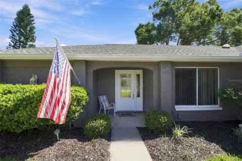 Villa ou maison à vendre à Palm Harbor, Floride: 2 chambres, 152.55 m2 № 2430548 - photo 3