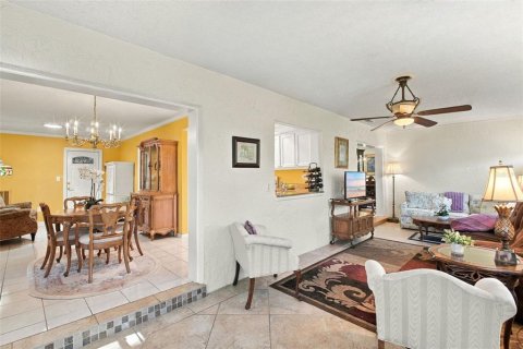 Villa ou maison à vendre à Palm Harbor, Floride: 2 chambres, 152.55 m2 № 2430548 - photo 30