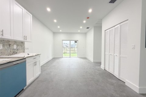 Duplex in Miami, Florida 4 bedrooms № 1993270 - photo 6