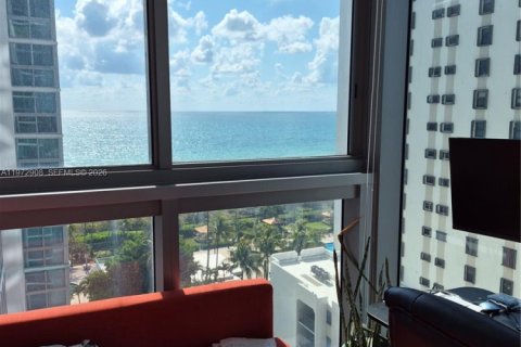 Condo in Miami Beach, Florida, 1 bedroom  № 2259904 - photo 9