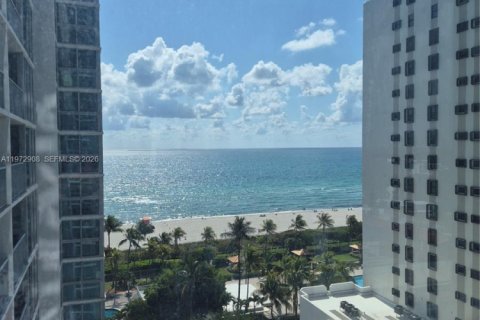 Condo in Miami Beach, Florida, 1 bedroom  № 2259904 - photo 8