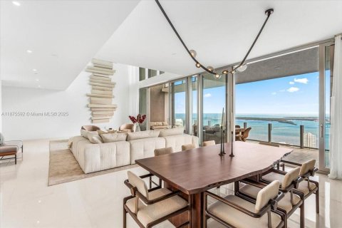 Condo in Miami, Florida, 5 bedrooms  № 1927772 - photo 10
