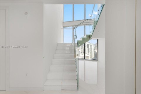 Condo in Miami, Florida, 5 bedrooms  № 1927772 - photo 27