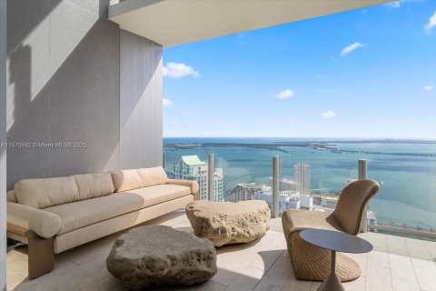 Condo in Miami, Florida, 5 bedrooms  № 1927772 - photo 16