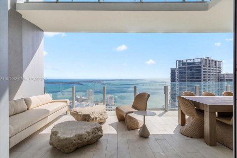 Condo in Miami, Florida, 5 bedrooms  № 1927772 - photo 17