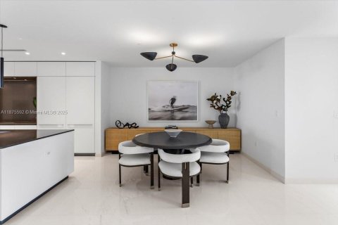 Condo in Miami, Florida, 5 bedrooms  № 1927772 - photo 26