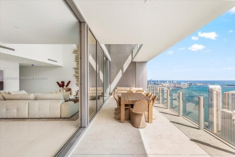 Condo in Miami, Florida, 5 bedrooms  № 1927772 - photo 12
