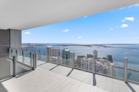 Condo in Miami, Florida, 5 bedrooms  № 1927772 - photo 5