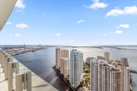 Condo in Miami, Florida, 5 bedrooms  № 1927772 - photo 4
