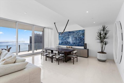 Condo in Miami, Florida, 5 bedrooms  № 1927772 - photo 14