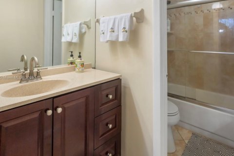 Купить кондоминиум в Плантация, Флорида 2 спальни, 90.12м2, № 1993132 - фото 9