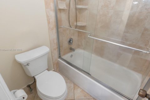 Купить кондоминиум в Плантация, Флорида 2 спальни, 90.12м2, № 1993132 - фото 10