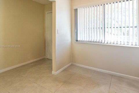 Купить кондоминиум в Плантация, Флорида 2 спальни, 90.12м2, № 1993132 - фото 21