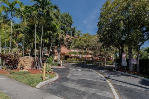 Купить кондоминиум в Плантация, Флорида 2 спальни, 90.12м2, № 1993132 - фото 20