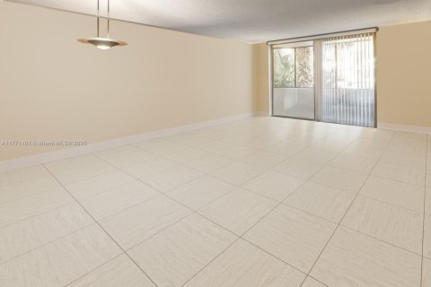 Купить кондоминиум в Плантация, Флорида 2 спальни, 90.12м2, № 1993132 - фото 6