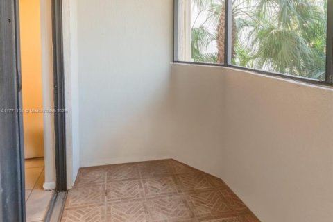 Купить кондоминиум в Плантация, Флорида 2 спальни, 90.12м2, № 1993132 - фото 15