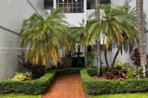 Condo in Miami, Florida, 2 bedrooms  № 1875091 - photo 14