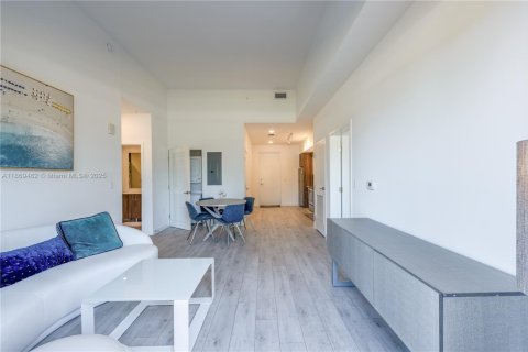 House in Miami-Dade, Florida 2 bedrooms, 101.26 sq.m. № 1979398 - photo 15