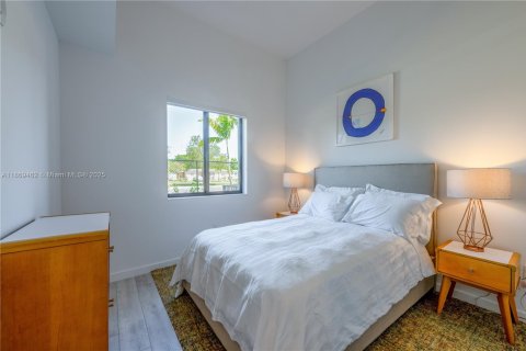 House in Miami-Dade, Florida 2 bedrooms, 101.26 sq.m. № 1979398 - photo 8