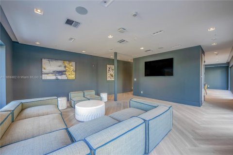 House in Miami-Dade, Florida 2 bedrooms, 101.26 sq.m. № 1979398 - photo 7