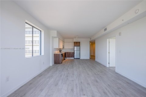 House in Miami-Dade, Florida 2 bedrooms, 101.26 sq.m. № 1979398 - photo 19