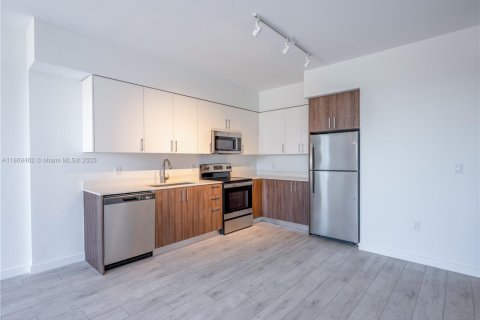 House in Miami-Dade, Florida 2 bedrooms, 101.26 sq.m. № 1979398 - photo 11