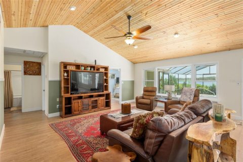 House in Hawthorne, Florida 3 bedrooms, 150.32 sq.m. № 1791961 - photo 9