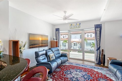 Touwnhouse à vendre à Sarasota, Floride: 2 chambres, 212.75 m2 № 1680455 - photo 12