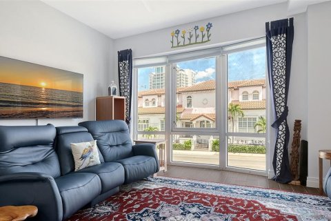Touwnhouse à vendre à Sarasota, Floride: 2 chambres, 212.75 m2 № 1680455 - photo 13