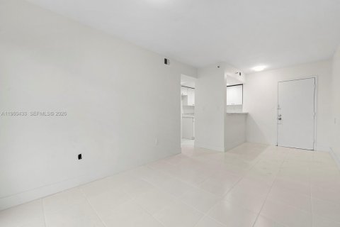 Apartment in Miami, Florida 2 bedrooms, 10426.7 sq.m. № 2023739 - photo 6