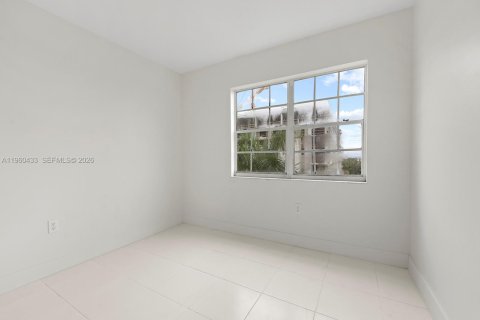 Apartment in Miami, Florida 2 bedrooms, 10426.7 sq.m. № 2023739 - photo 11