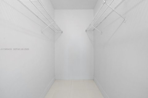Apartment in Miami, Florida 2 bedrooms, 10426.7 sq.m. № 2023739 - photo 13