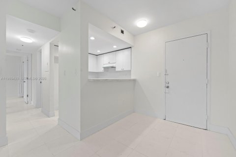 Apartment in Miami, Florida 2 bedrooms, 10426.7 sq.m. № 2023739 - photo 7