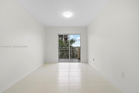 Apartment in Miami, Florida 2 bedrooms, 10426.7 sq.m. № 2023739 - photo 5