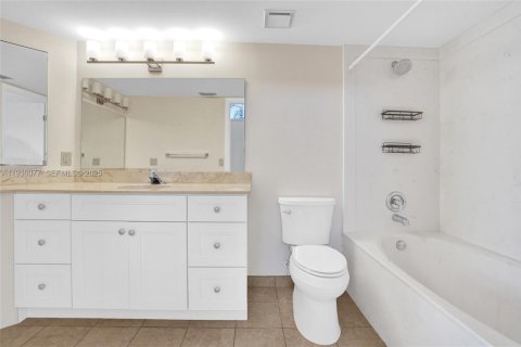 Touwnhouse à vendre à Boca Raton, Floride: 3 chambres, 123.1 m2 № 1994537 - photo 14