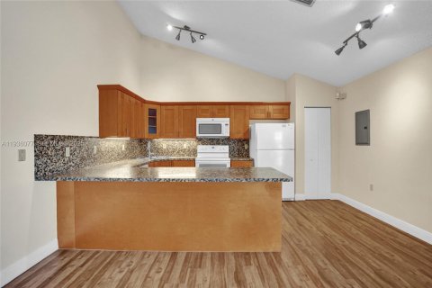 Touwnhouse à vendre à Boca Raton, Floride: 3 chambres, 123.1 m2 № 1994537 - photo 10