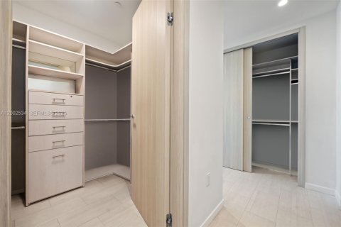 Купить кондоминиум в Майами, Флорида 3 спальни, 192.87м2, № 2071092 - фото 2