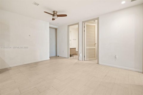 Купить кондоминиум в Майами, Флорида 3 спальни, 192.87м2, № 2071092 - фото 8